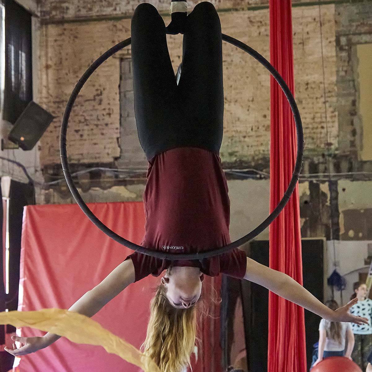 Youth Circus ages 11 to 18 years